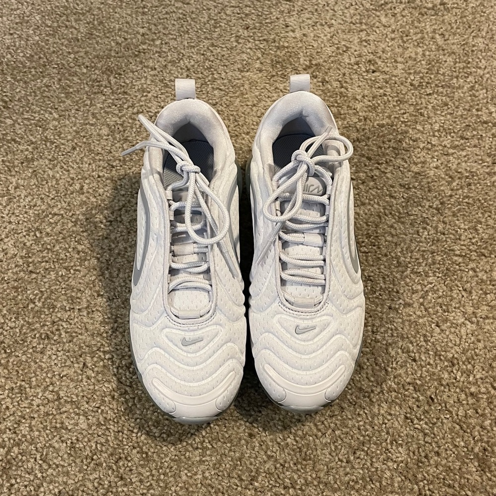 White Nike Air Max 720